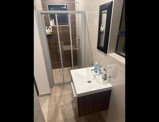 2 BEDROOM PROPERTY TO RENT IN RASLOUW GARDENS